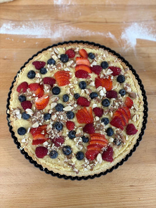 Tarta de Almendras, Mermelada de Higo y Berries Frescas